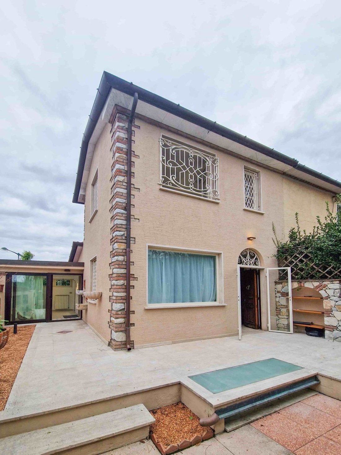 House in Vittoria Apuana, Forte dei Marmi, Tuscany 2 - 16668878