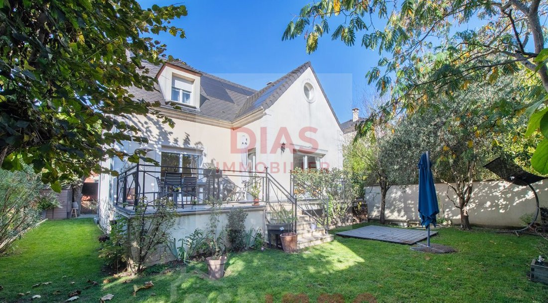 House in Creteil, Ile-de-France, France 1 - 16574620