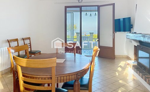 Castle for Sale in Saint-Michel-Chef-Chef, Pays de la Loire, France