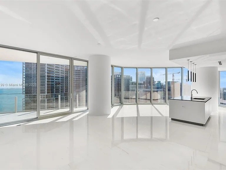 Condo in Miami, Florida, United States 4 - 16669492