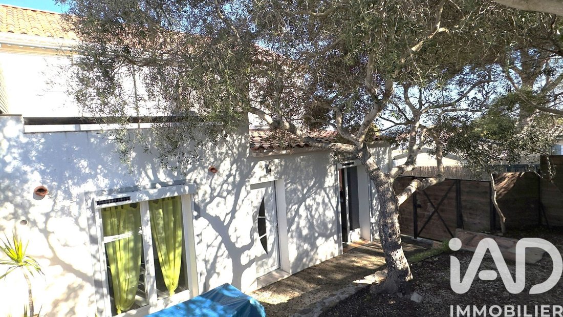 House in Hyeres, Provence-Alpes-Côte d'Azur, France 4 - 16668608