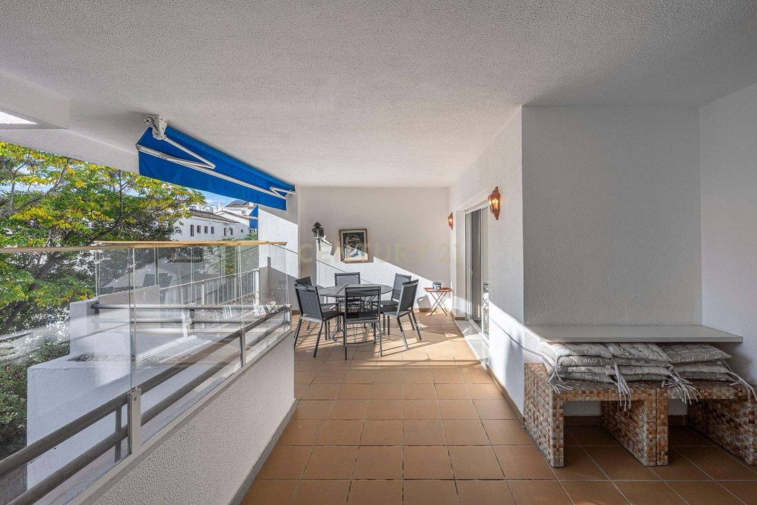 Apartment in Puerto Banus, Marbella, Spain 3 - 16667911