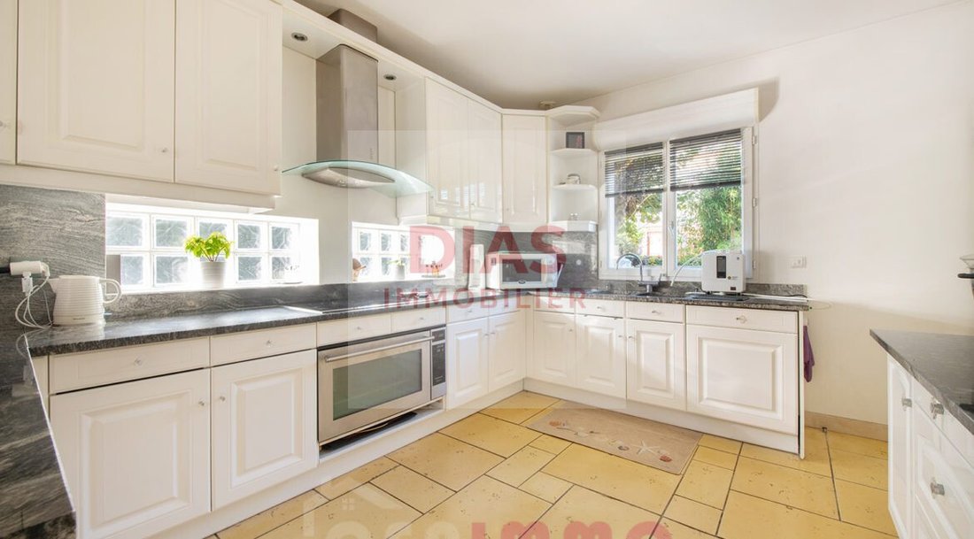 House in Creteil, Ile-de-France, France 5 - 16574620