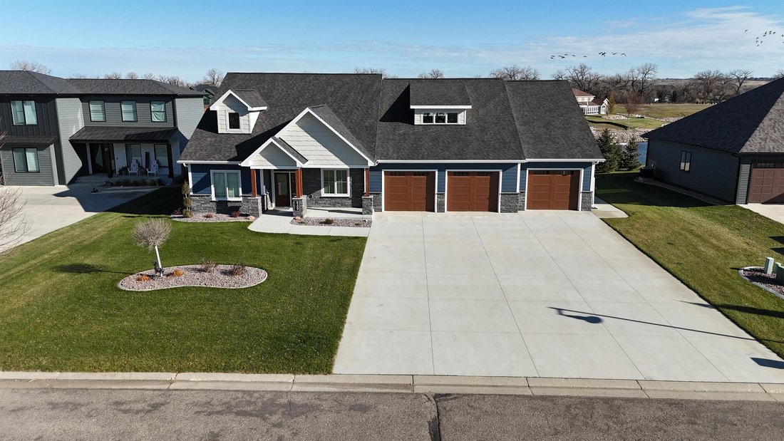 House in Bismarck, North Dakota, United States 1 - 16669947