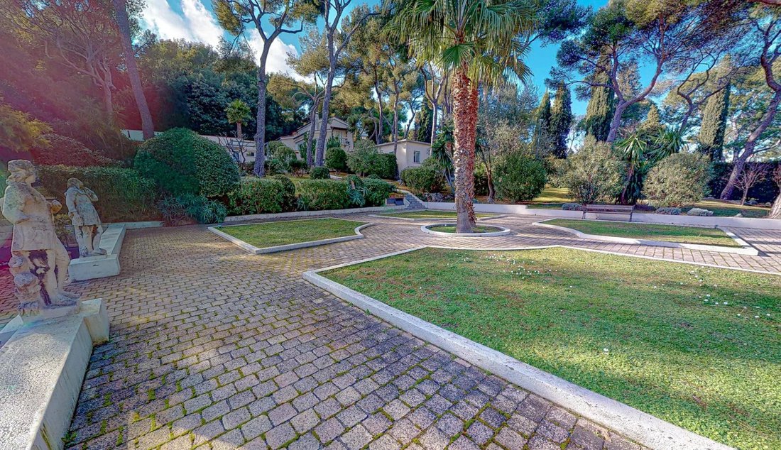 Villa in Saint-Jean-Cap-Ferrat, Provence-Alpes-Côte d'Azur, France 3 - 16669477