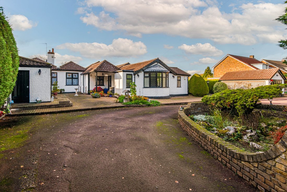 Bungalow in Nazeing, England 4 - 16669310