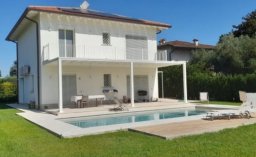 House in Pietrasanta, Tuscany, Italy 1