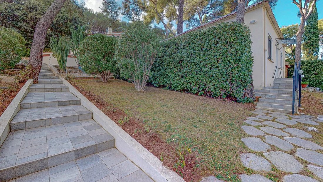 Villa in Saint-Jean-Cap-Ferrat, Provence-Alpes-Côte d'Azur, France 5 - 16669477
