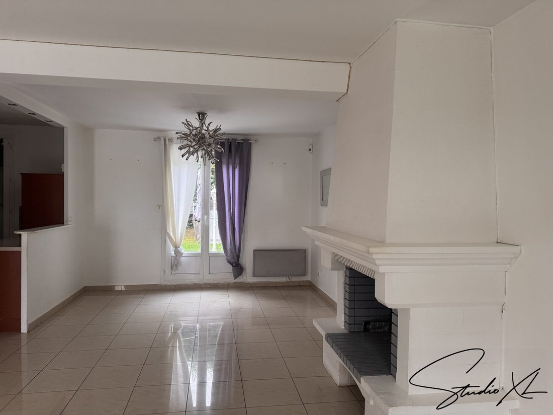 House in Piscop, Ile-de-France, France 1 - 16670833