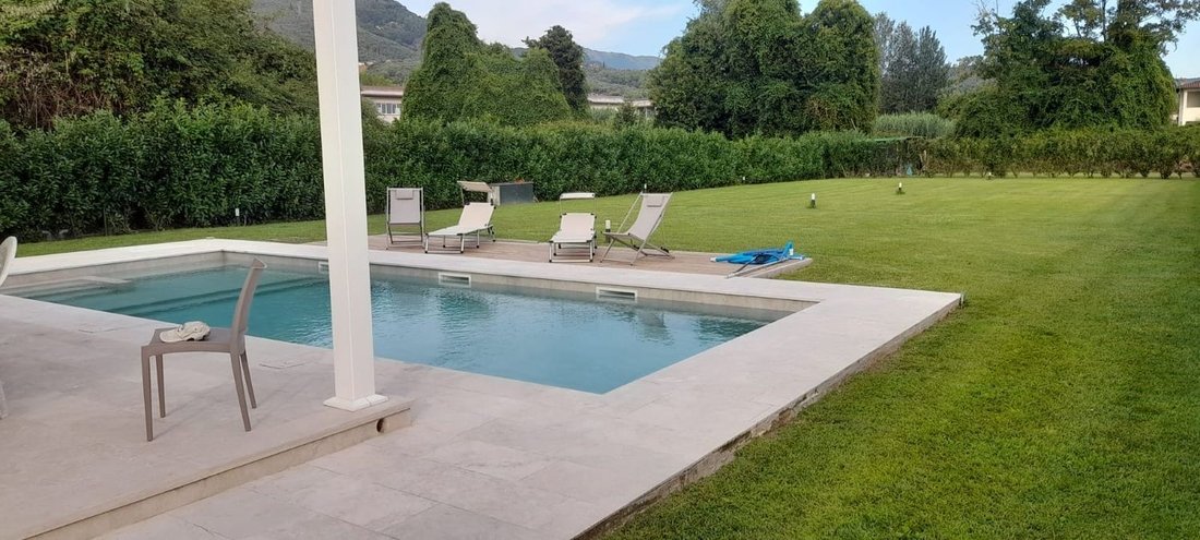 House in Pietrasanta, Tuscany, Italy 2 - 16668773