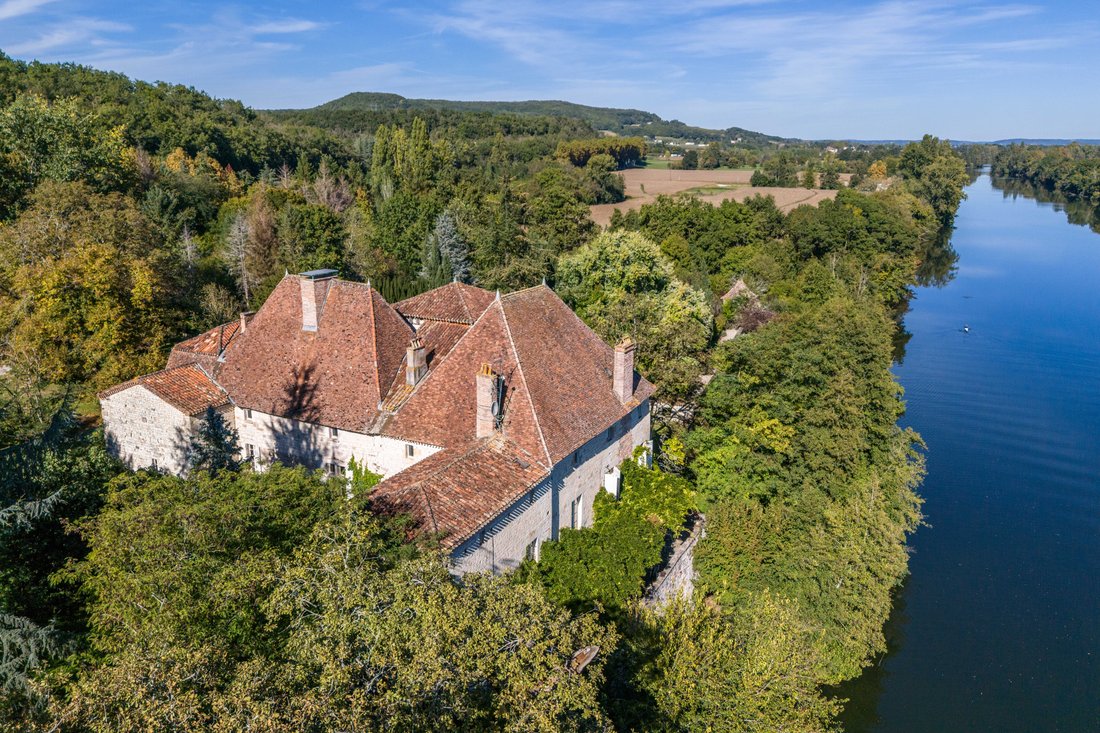 Castle in Penne-d'Agenais, Nouvelle-Aquitaine, France 2 - 16671035