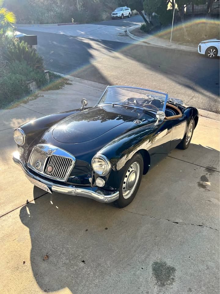 Cabriolet in Glendale, United States 1 - 16671142