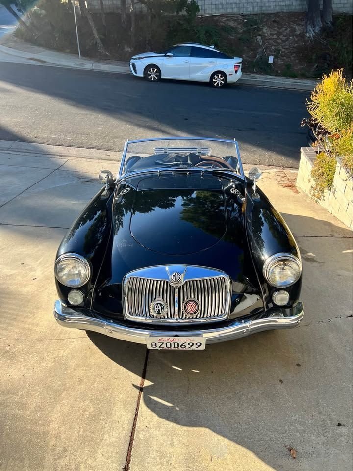 Cabriolet in Glendale, United States 2 - 16671142