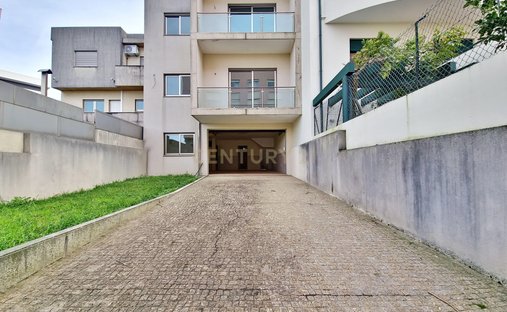 Villa in Mafamude e Vilar do Paraiso, Porto District, Portugal 1