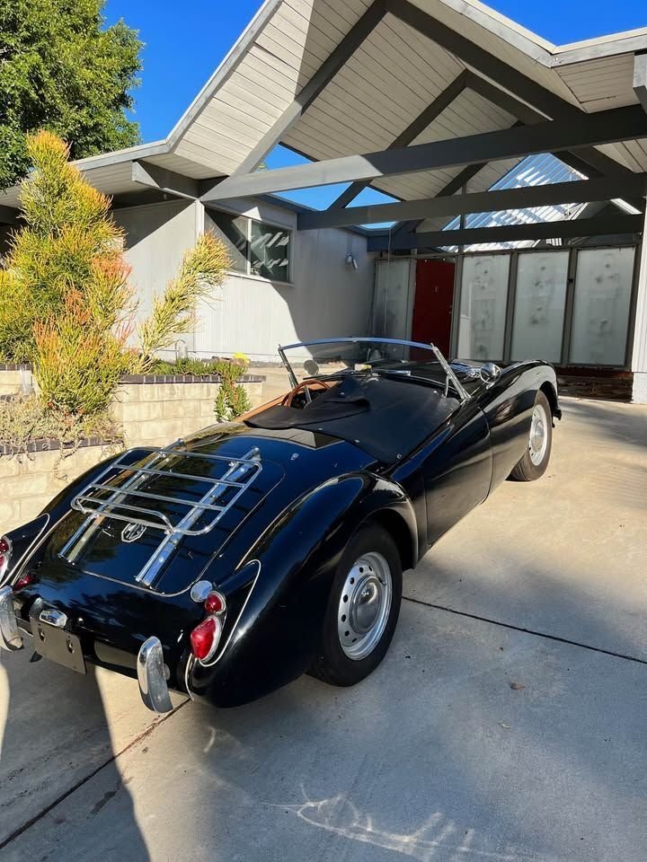 Cabriolet in Glendale, United States 3 - 16671142