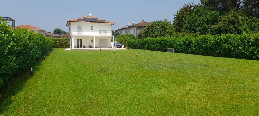 House in Pietrasanta, Tuscany, Italy 5 - 16668773