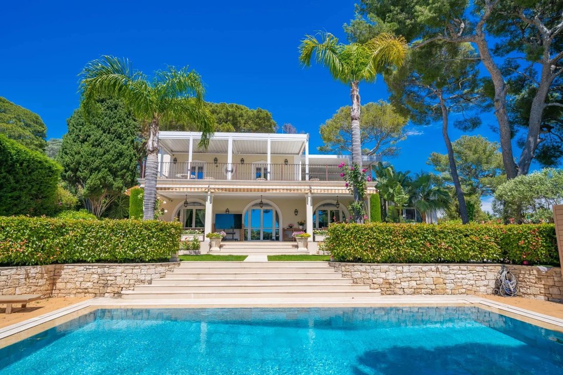 Villa in Saint-Jean-Cap-Ferrat, Provence-Alpes-Côte d'Azur, France 1 - 16669437