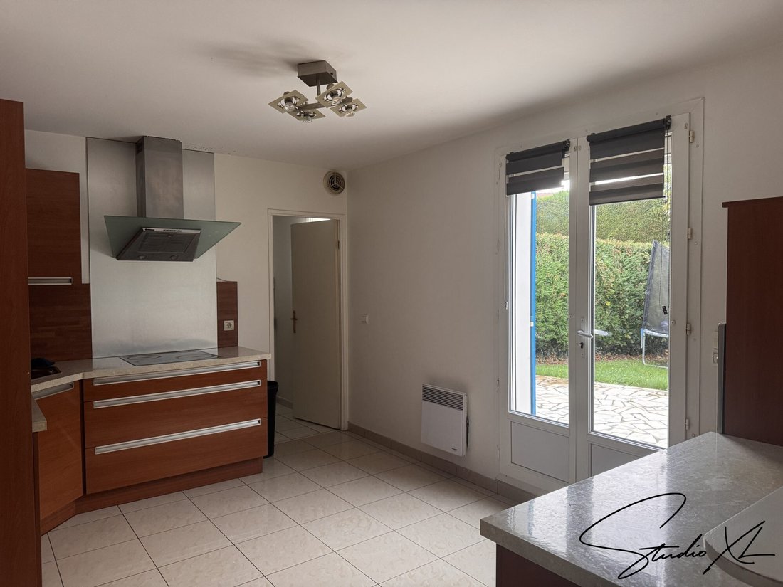 House in Piscop, Ile-de-France, France 3 - 16670833