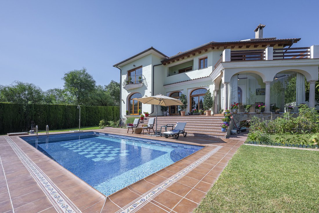 Villa in Marbella, Andalusia, Spain 2 - 15911449