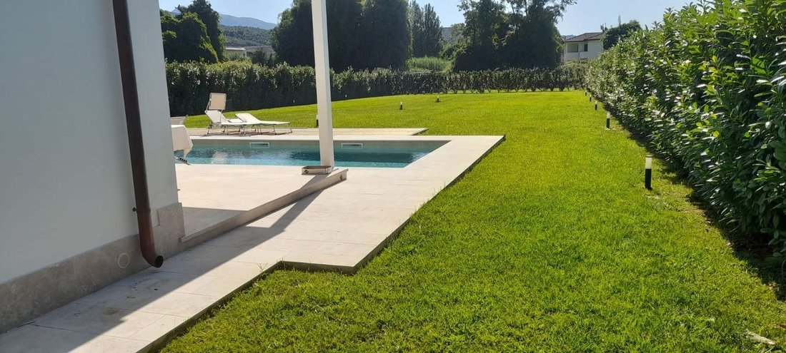 House in Pietrasanta, Tuscany, Italy 4 - 16668773