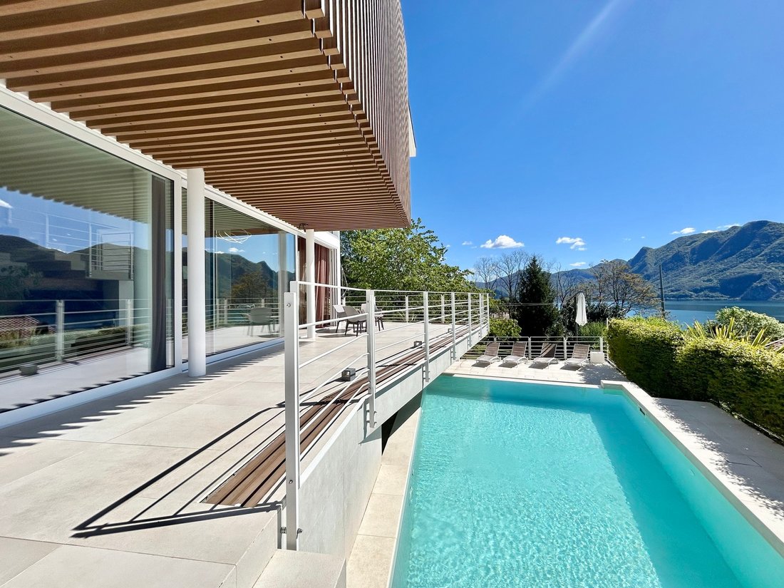 Villa in Verbania, Piedmont, Italy 1 - 16671614