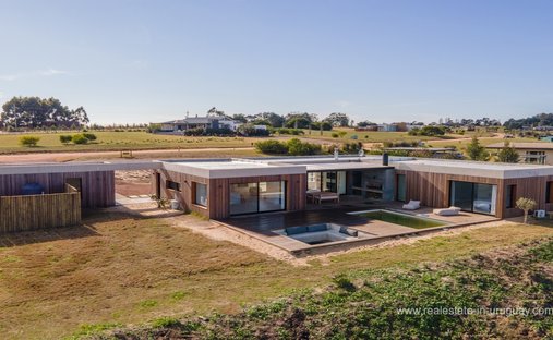 House in Chacras del Golf, Maldonado Department, Uruguay 1