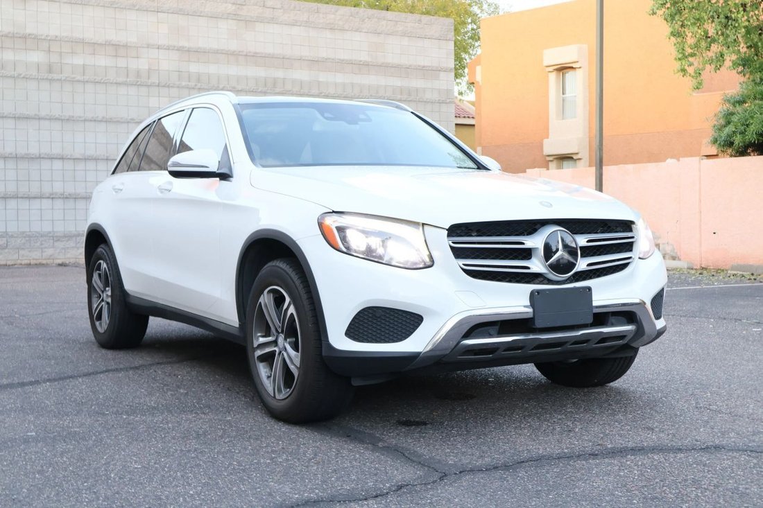 Suv in Tempe, AZ, United States 1 - 16672209