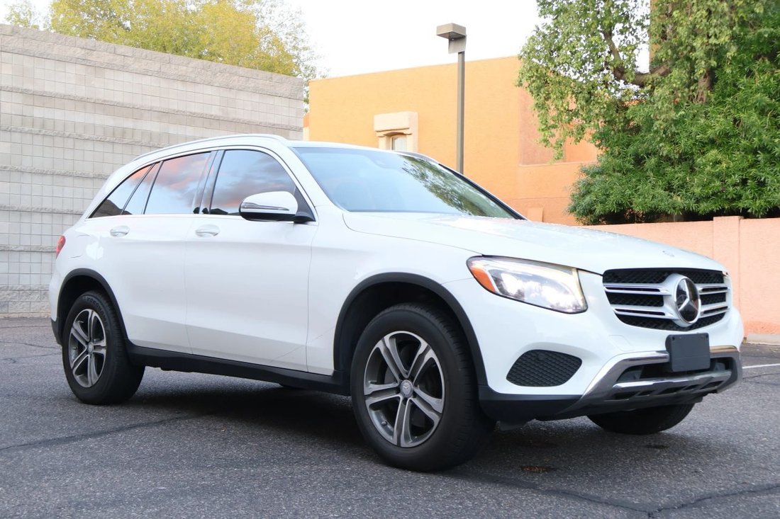 Suv in Tempe, AZ, United States 2 - 16672209