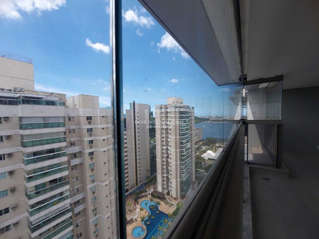 Apartment in Enseada do Suá, State of Espírito Santo, Brazil 1 - 16671623