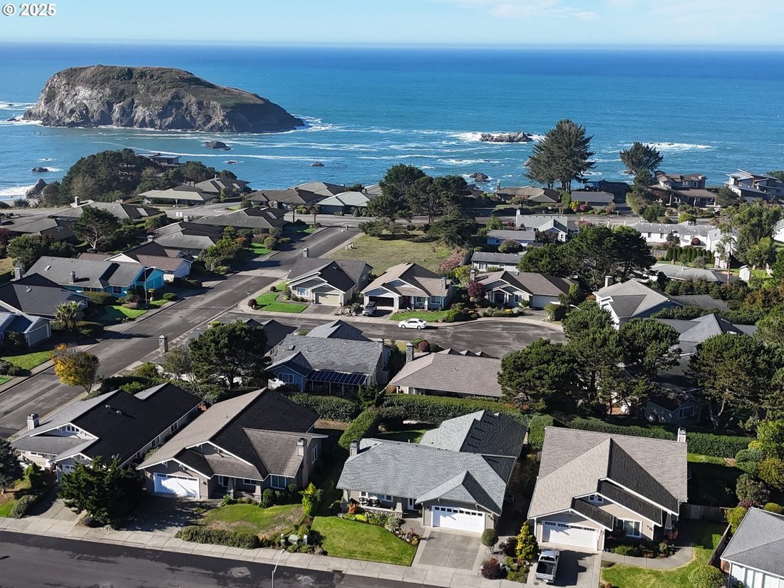House in Brookings, Oregon, United States 1 - 16671557