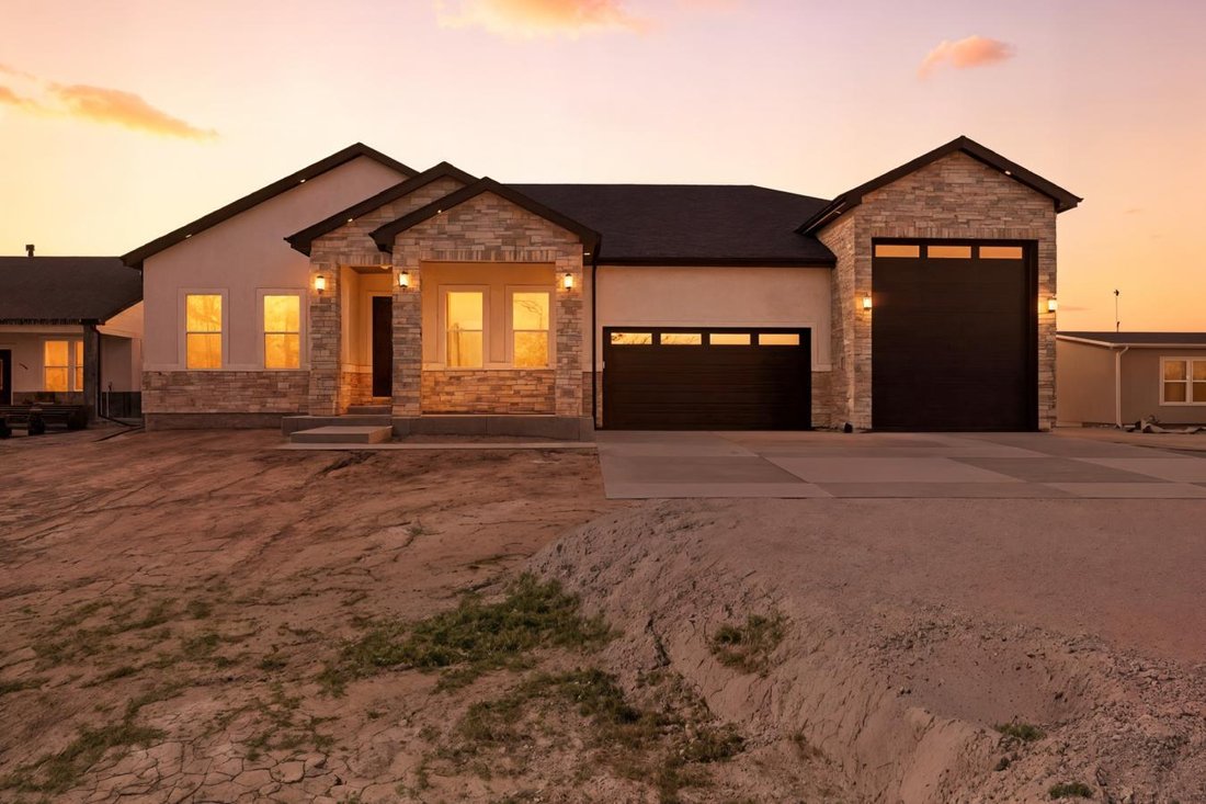 House in Keenesburg, Colorado, United States 3 - 16646374
