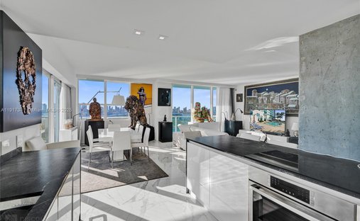 Condo in Miami Beach, Florida, United States 1