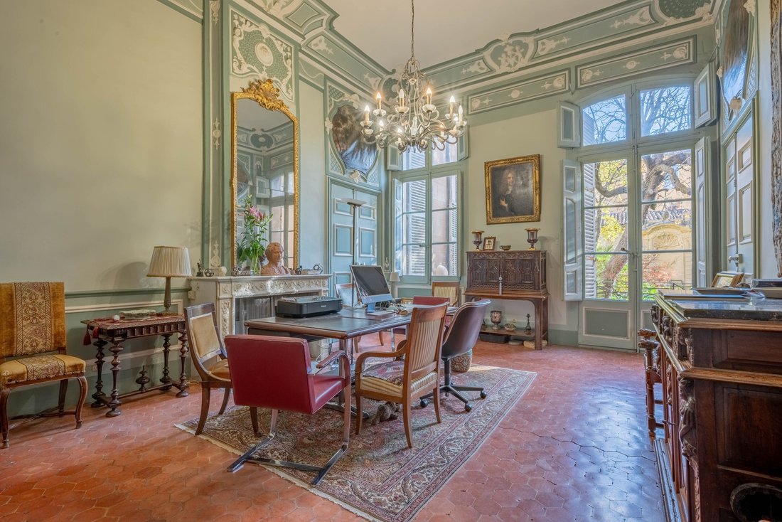 Apartment in Comtale-Cente-Cours Mirabeau, Aix-en-Provence, France 3 - 16672354