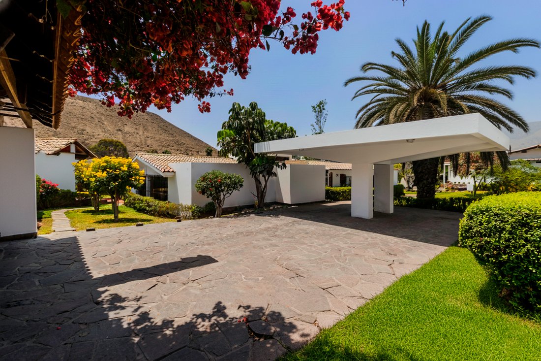 House in San Juan de Miraflores, Metropolitan Municipality of Lima, Peru 1 - 16672405