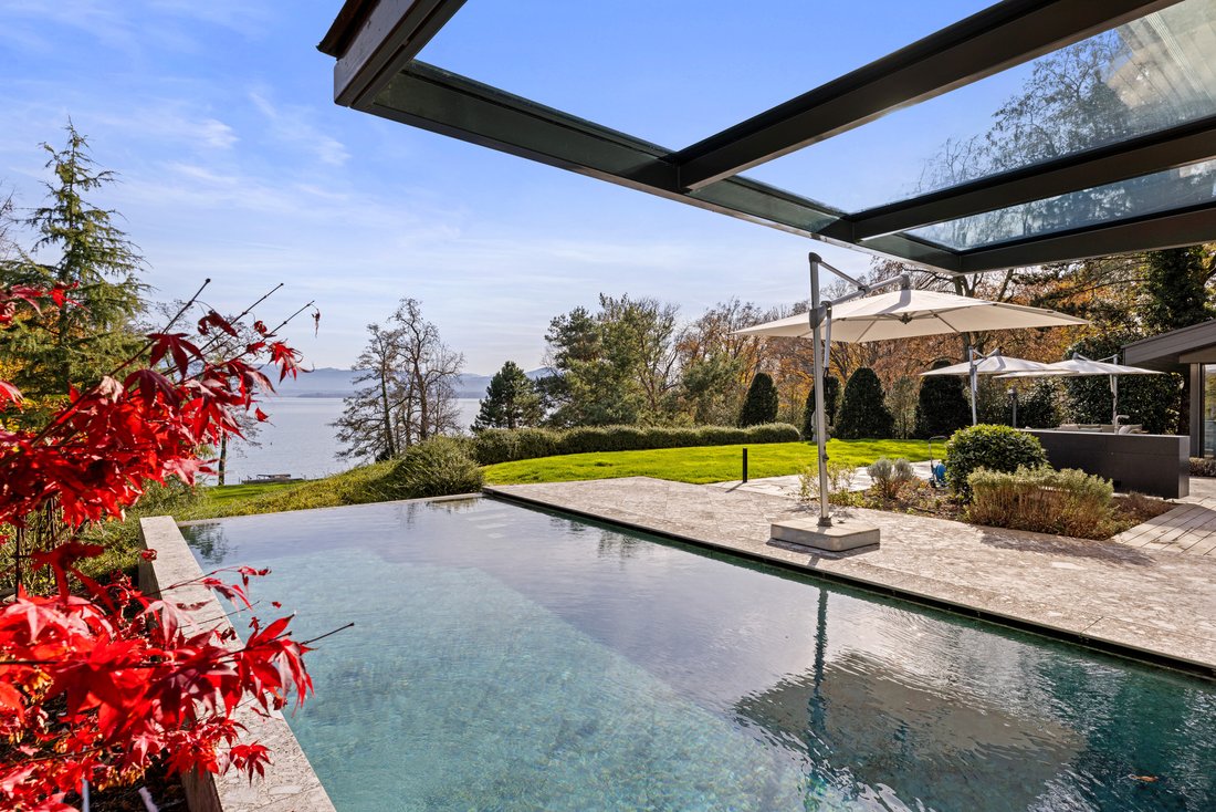 Villa in Dully, Vaud, Switzerland 2 - 16672482
