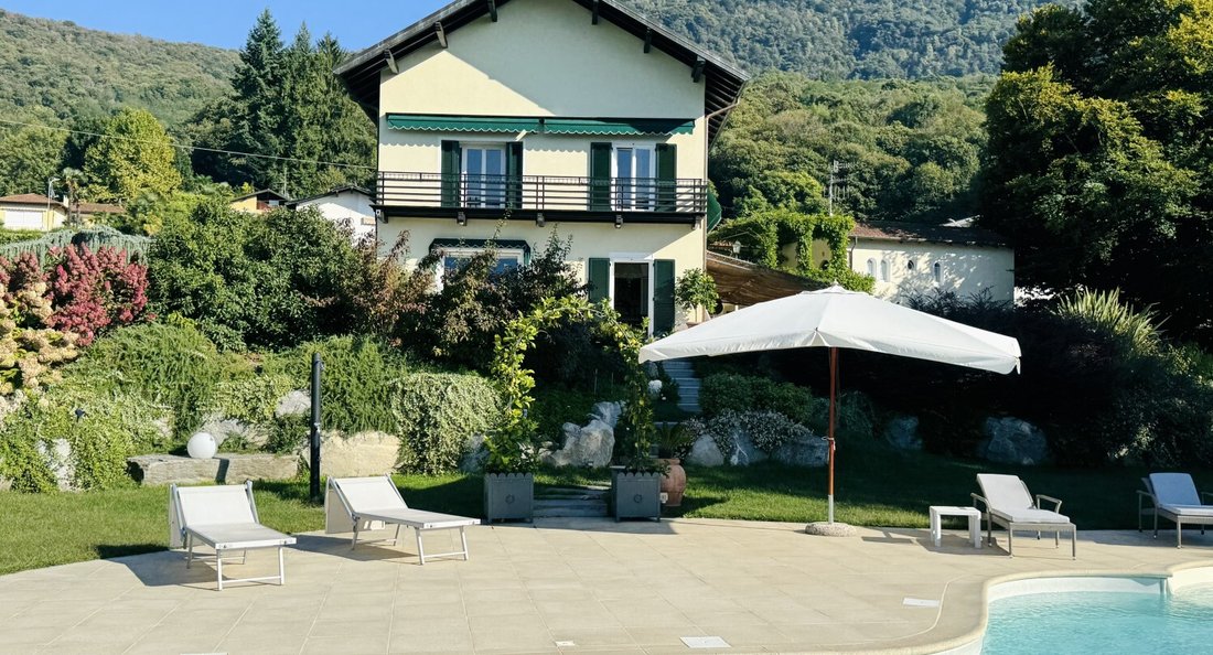 House in Porto Valtravaglia, Lombardy, Italy 1 - 16672609