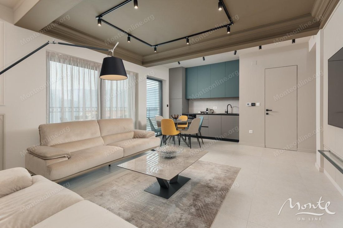 Penthouse in Dobrota, Kotor Municipality, Montenegro 3 - 16677629