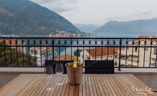 Penthouse in Dobrota, Kotor Municipality, Montenegro 1