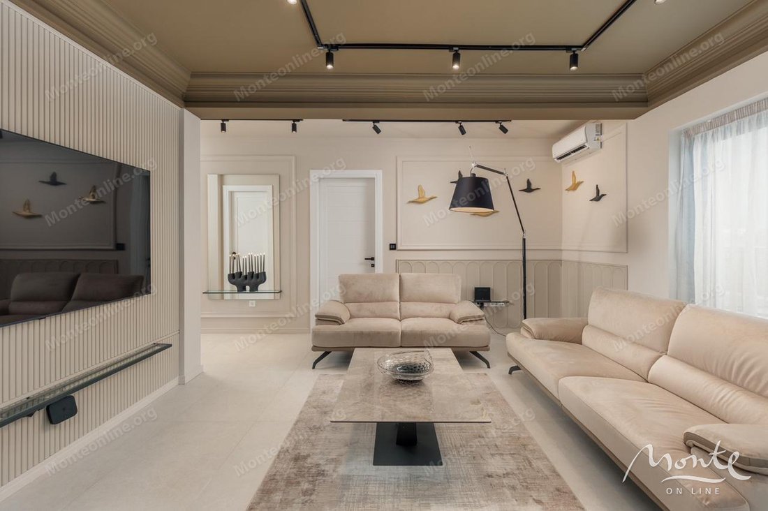 Penthouse in Dobrota, Kotor Municipality, Montenegro 2 - 16677629