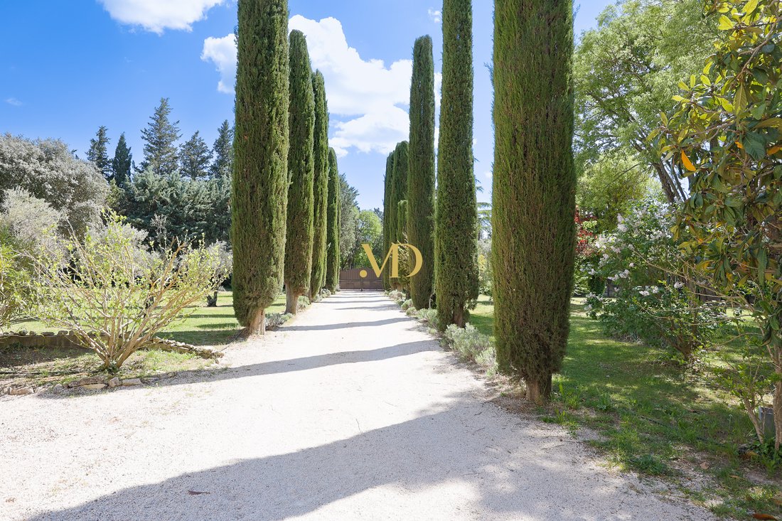 Castle in Taillades, Provence-Alpes-Côte d'Azur, France 2 - 16674226