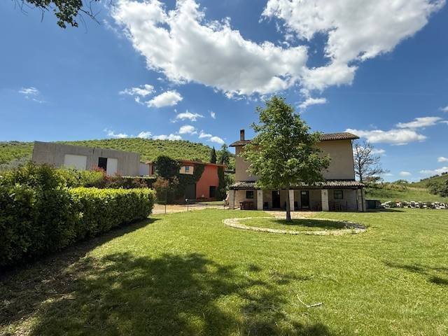 Farm Ranch in Carassai, Marche, Italy 1 - 16679514