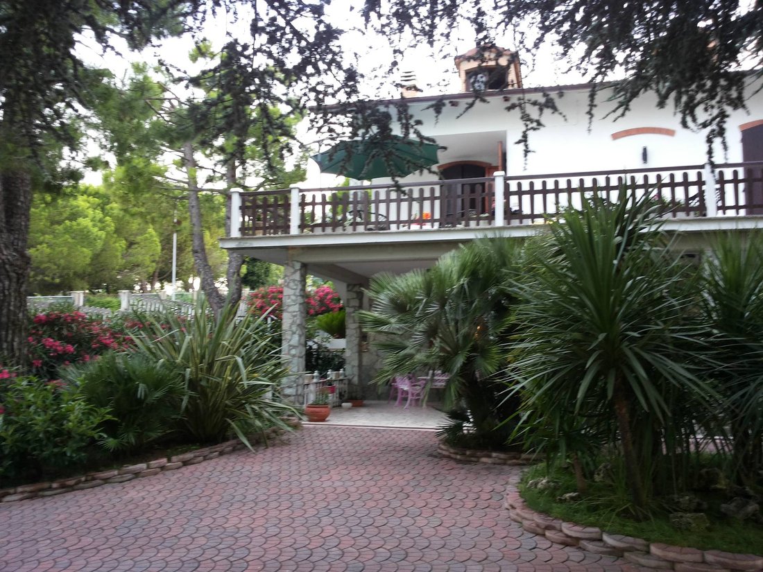 Villa in Ripatransone, Marche, Italy 2 - 16679433