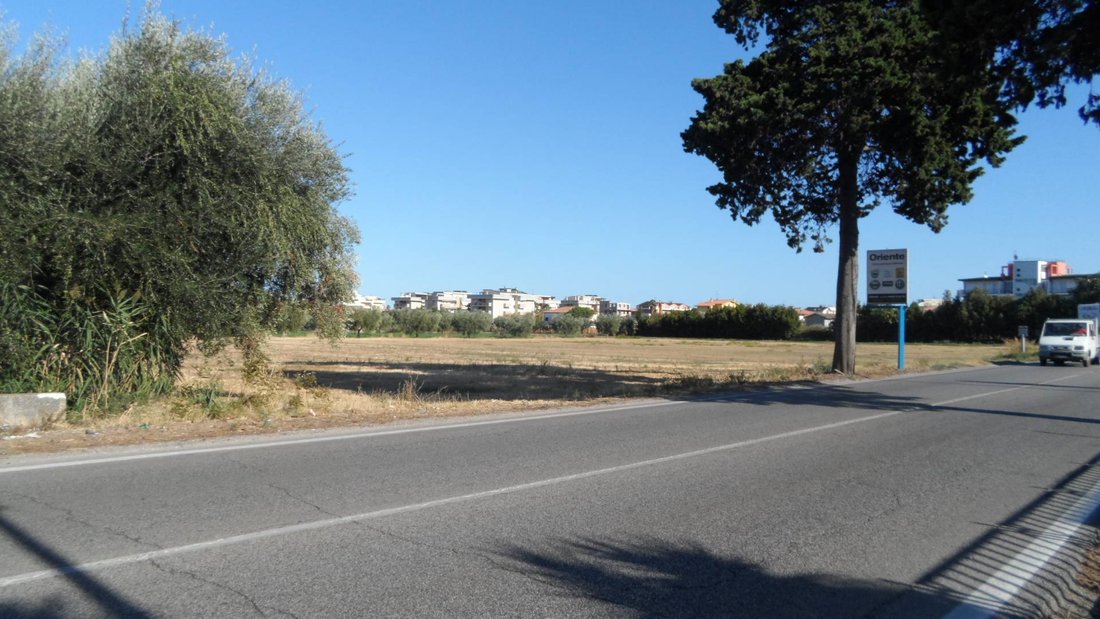 Land in Alba Adriatica, Abruzzo, Italy 3 - 16679427