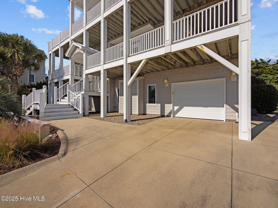 House in Emerald Isle, North Carolina, United States 5 - 16675448