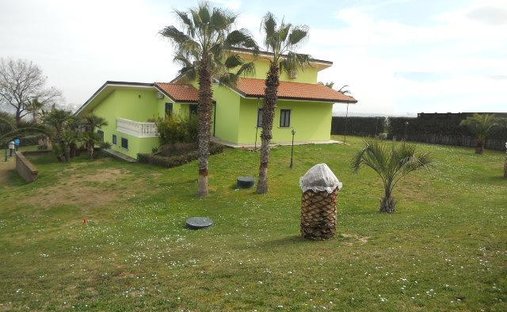 Villa in Martinsicuro, Abruzzo, Italy 1