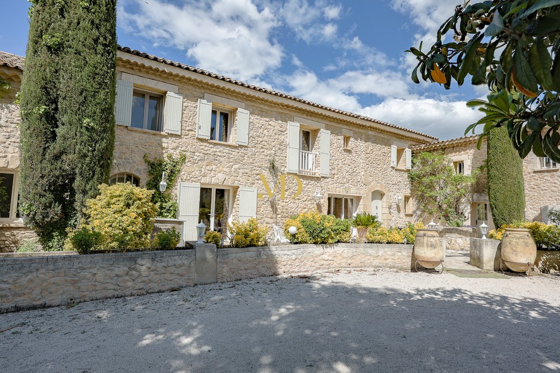 Castle in Taillades, Provence-Alpes-Côte d'Azur, France 1 - 16674226