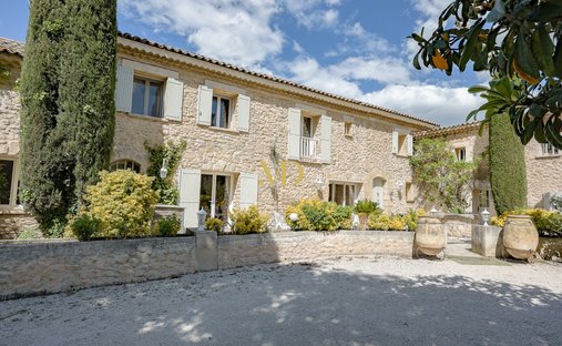 Castle in Taillades, Provence-Alpes-Côte d'Azur, France 1