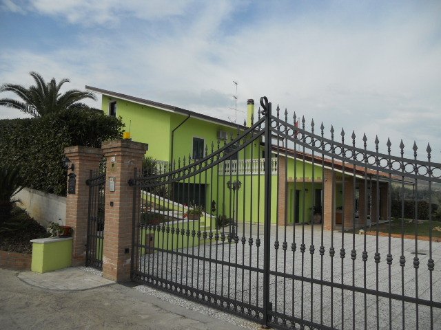 Villa in Martinsicuro, Abruzzo, Italy 4 - 16679278