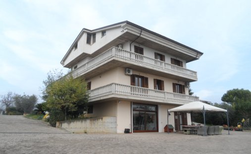 Villa en Colonnella, Abruzos, Italia 1
