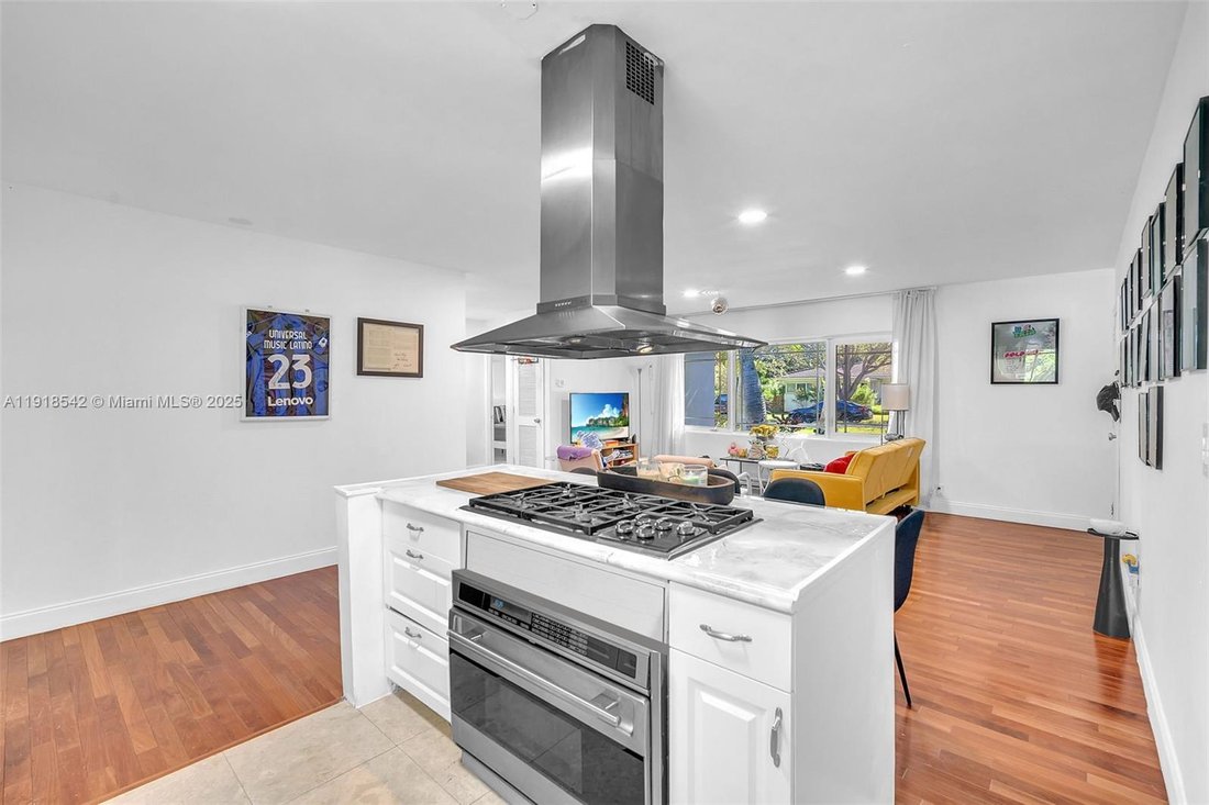 House in Miami, Florida, United States 5 - 16674940